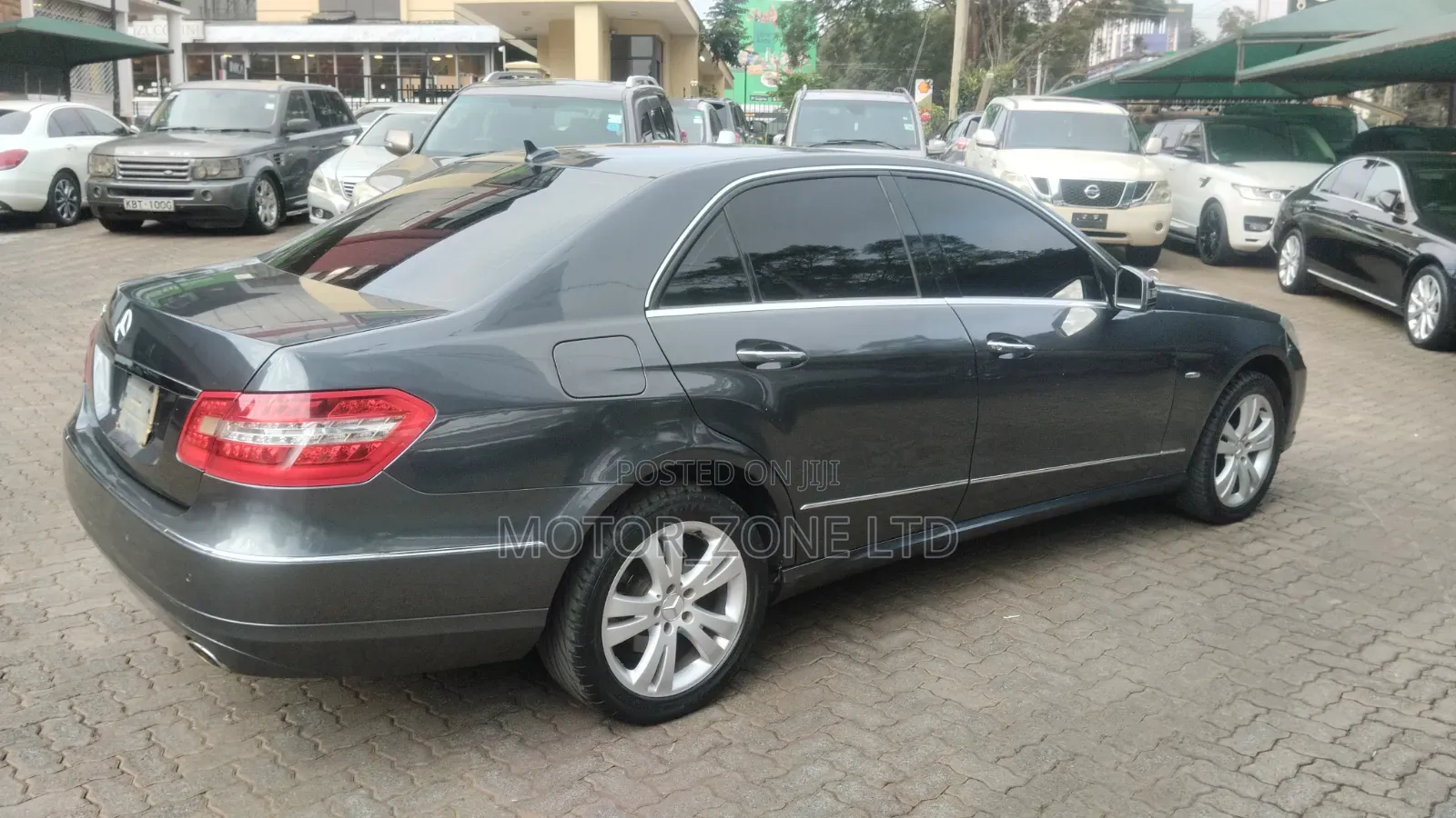 Mercedes-Benz E300 2009 Gray