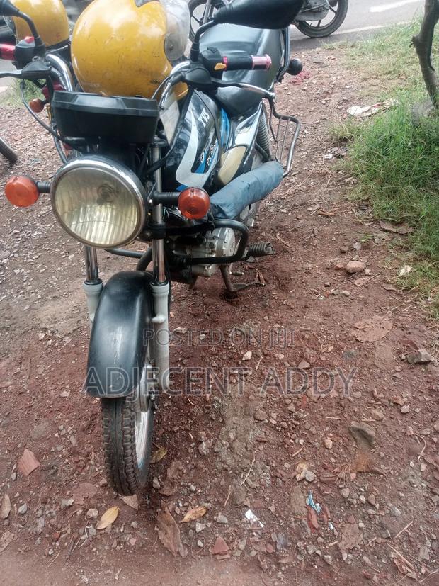 TVS HLX 125 2018 Black