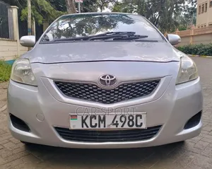 Toyota Belta 2010 Silver