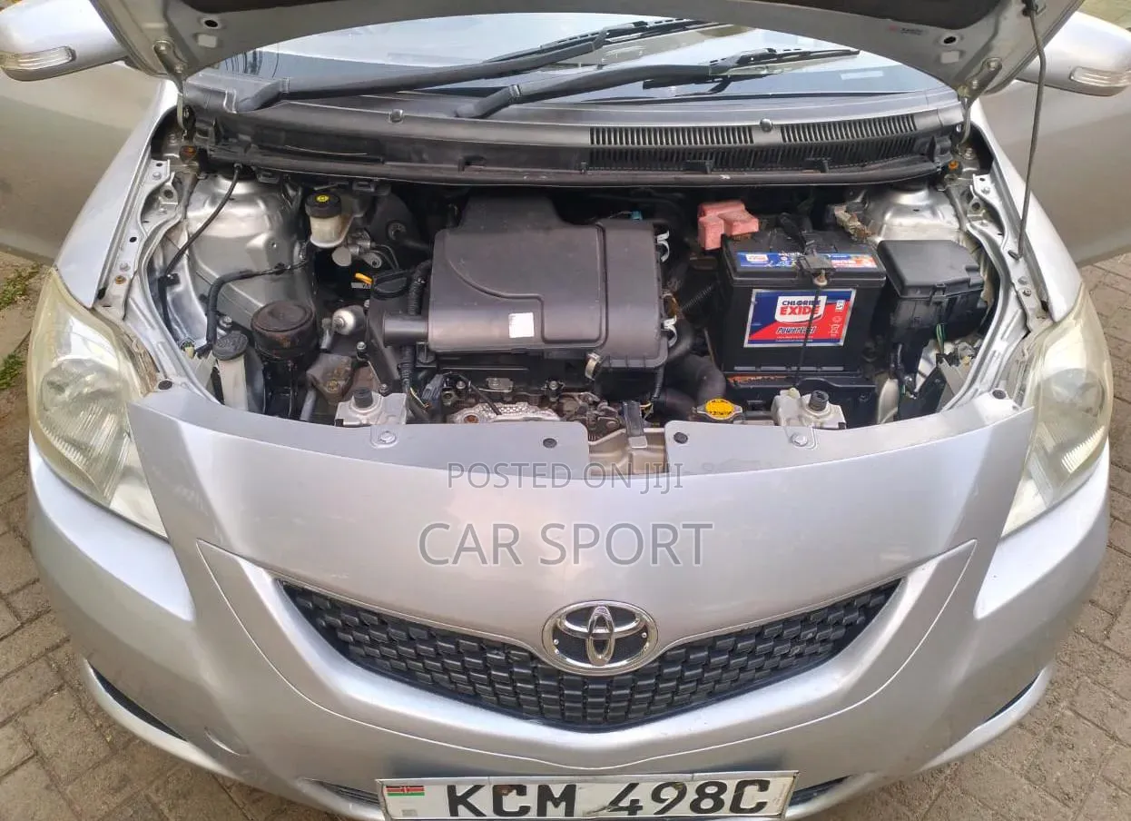 Toyota Belta 2010 Silver