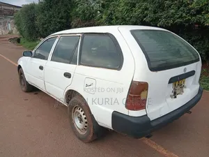 Toyota Corolla 2000 White