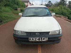 Toyota Corolla 2000 White