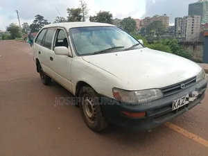 Toyota Corolla 2000 White