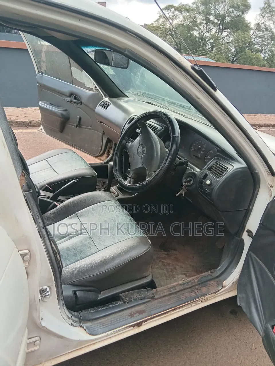 Toyota Corolla 2000 White