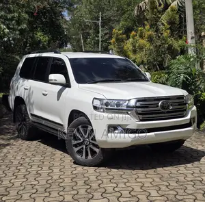 Toyota Land Cruiser 2018 White