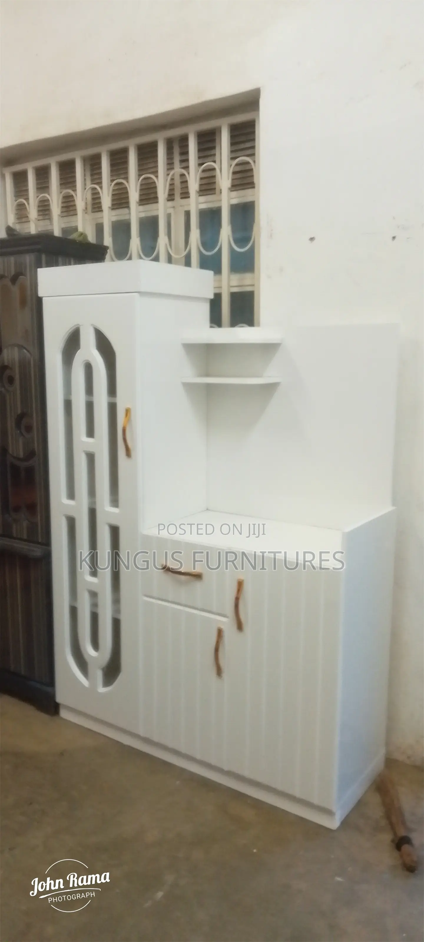 White Kitchen Cabinet