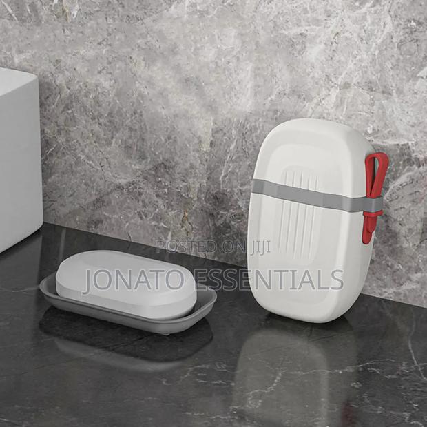 Portable Soap Box With Drain Tray Locking Strap Leakproof Soap Dish - thumbnail 2
