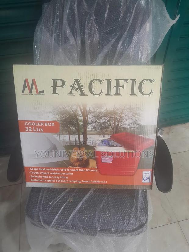 Pacific Cooler Box 32 Litres Brand New