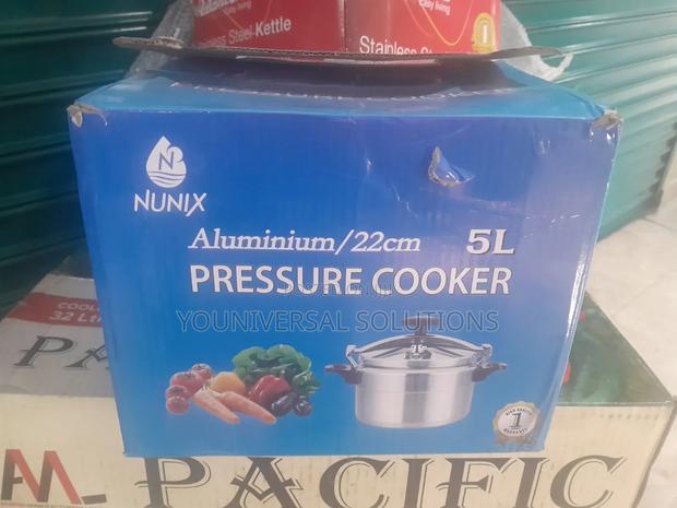 Manual Pressure Cooker
4litres - main view