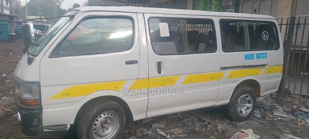 Toyota HiAce 2000 White - thumbnail 4