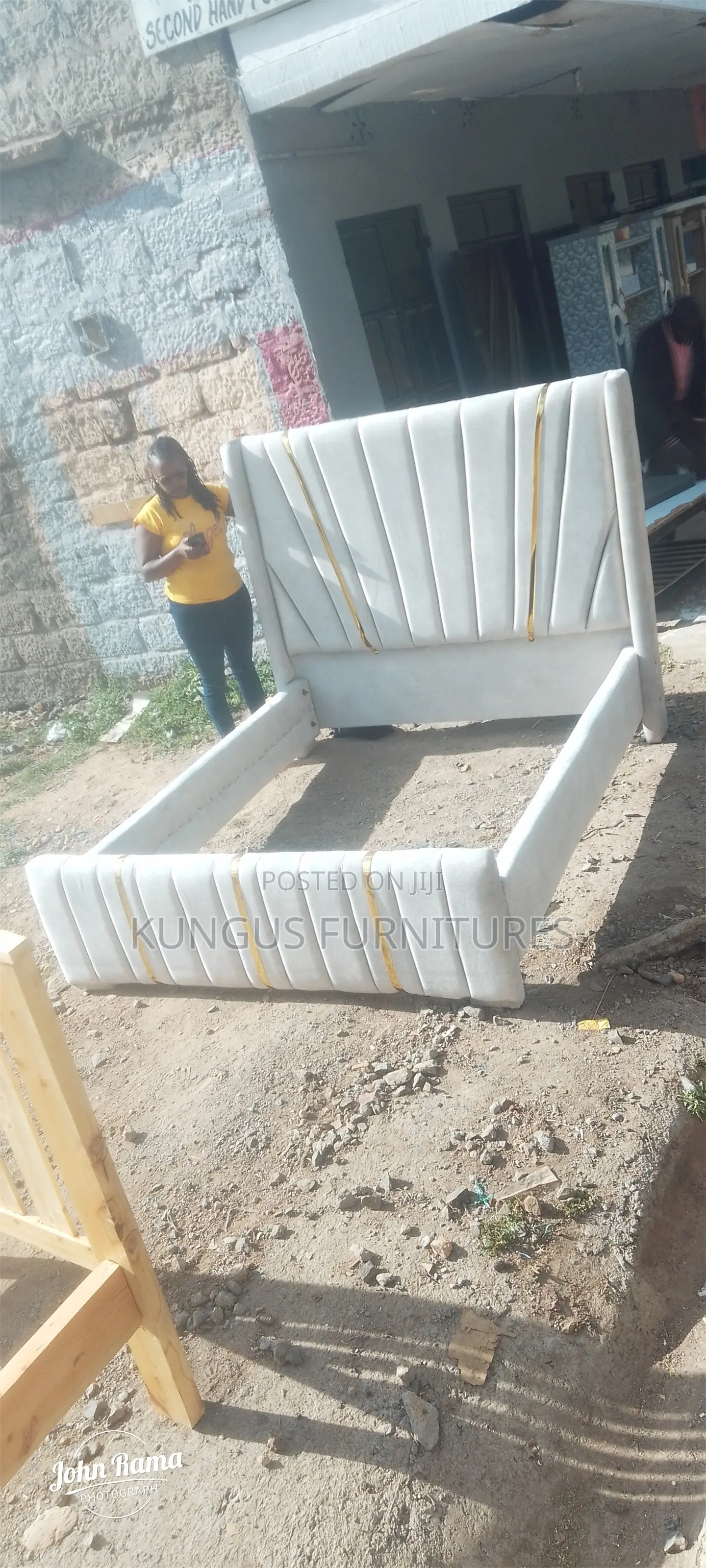 White Chester Bed