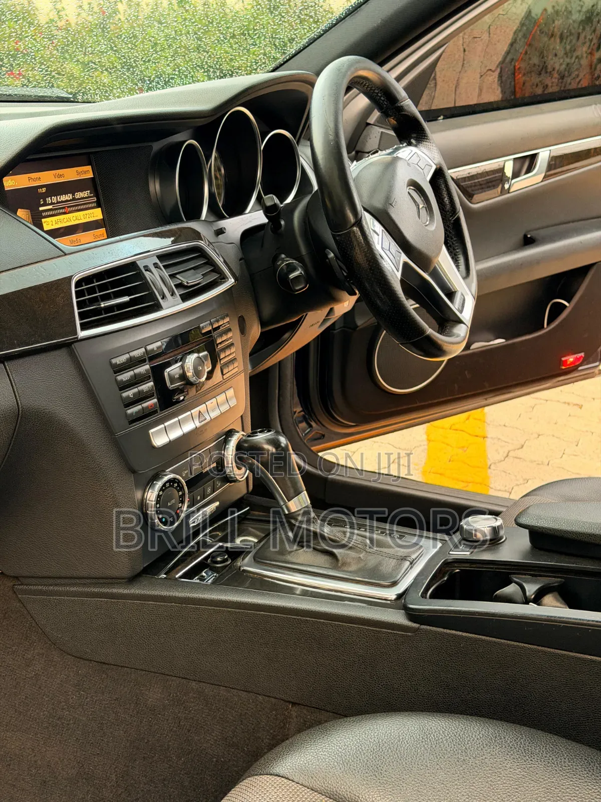 Mercedes-Benz C200 2012 Blue
