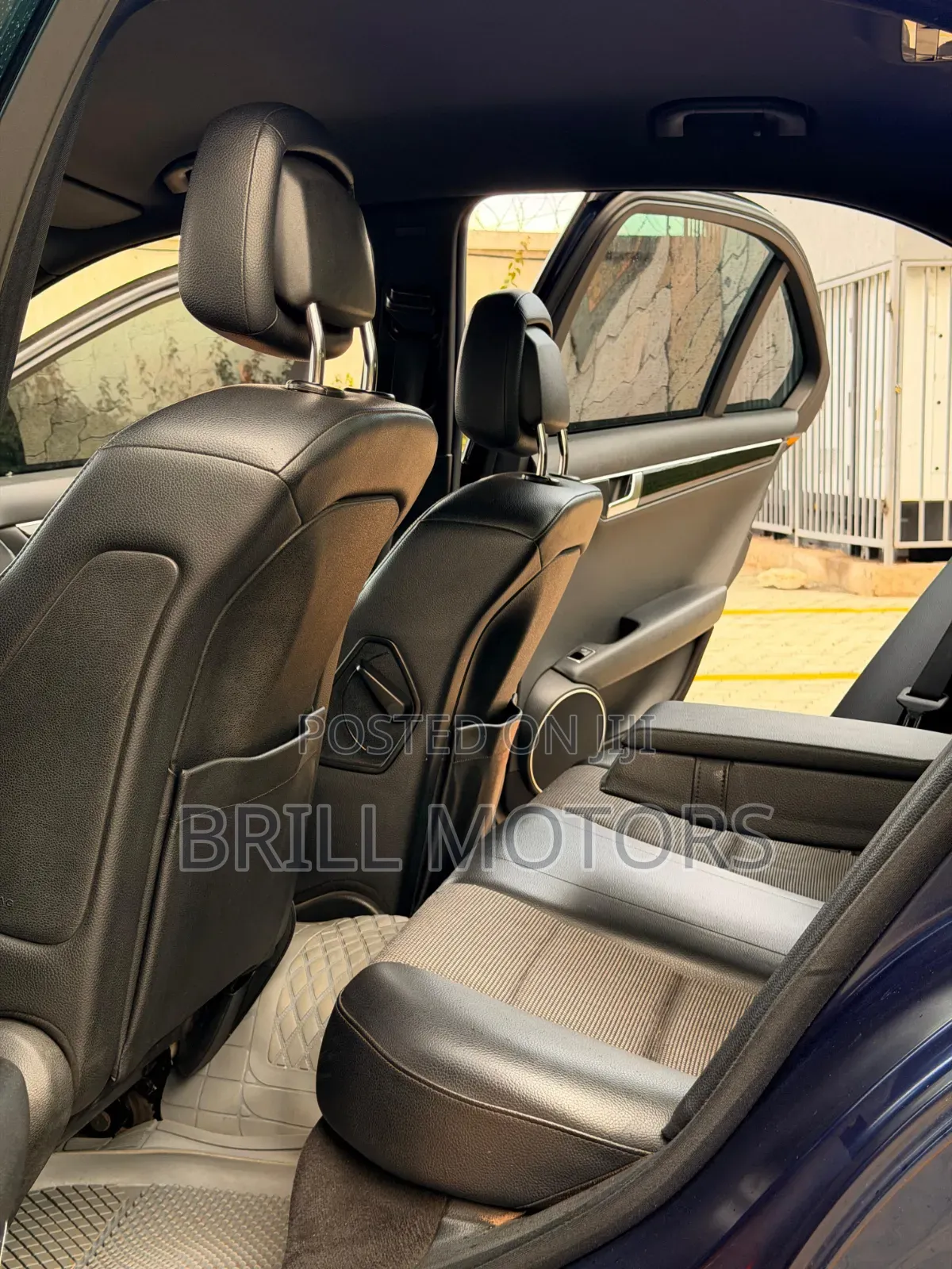 Mercedes-Benz C200 2012 Blue