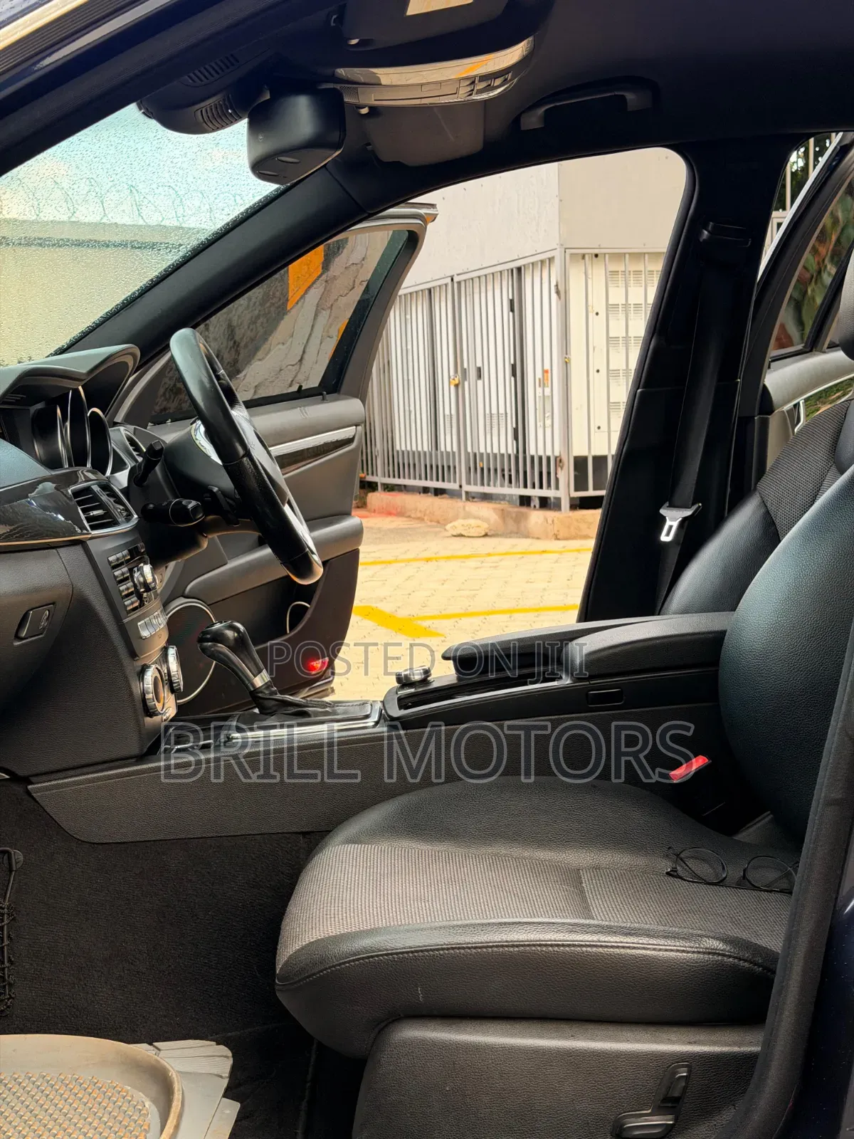 Mercedes-Benz C200 2012 Blue
