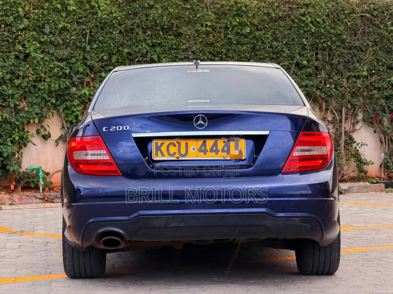 Mercedes-Benz C200 2012 Blue