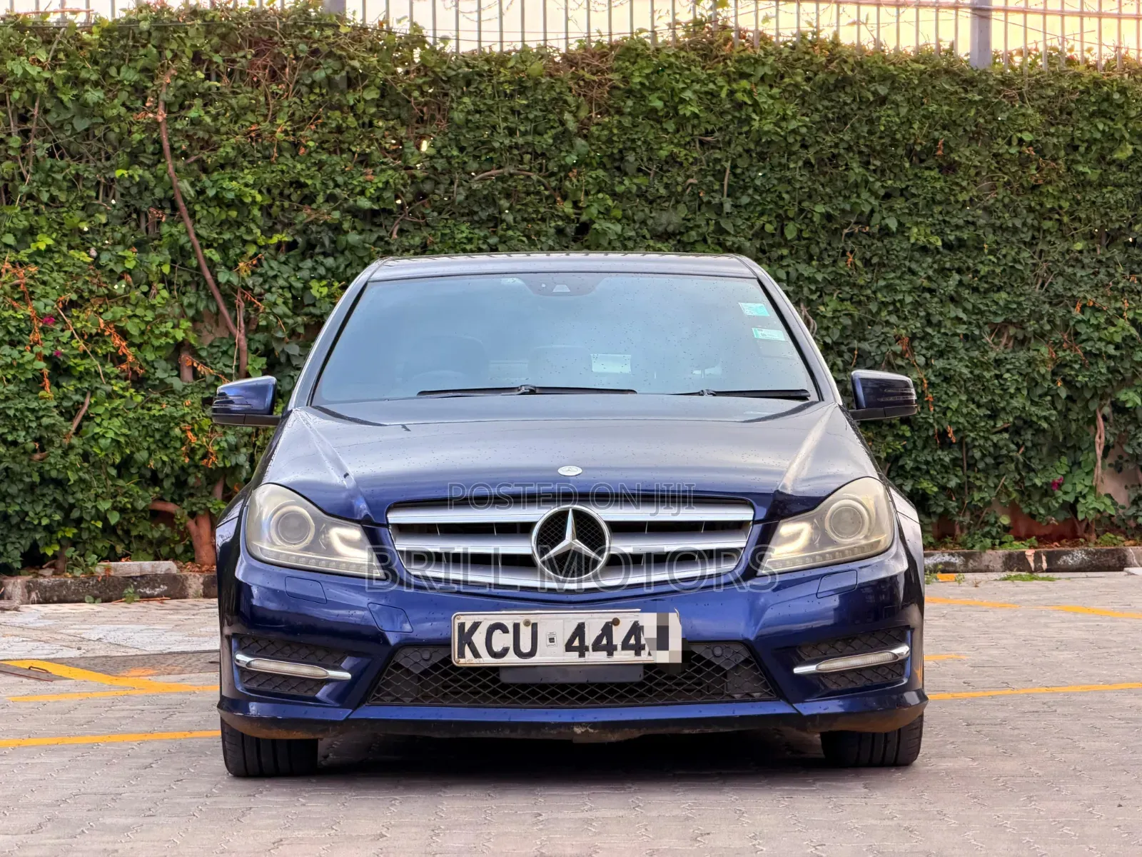 Mercedes-Benz C200 2012 Blue