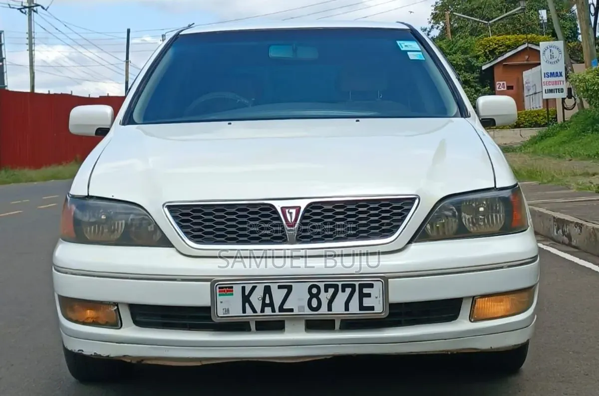Toyota Vista 2000 White
