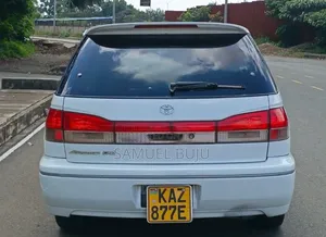 Toyota Vista 2000 White