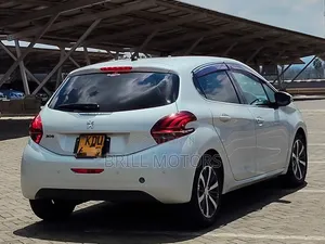 Peugeot 208 2018 White