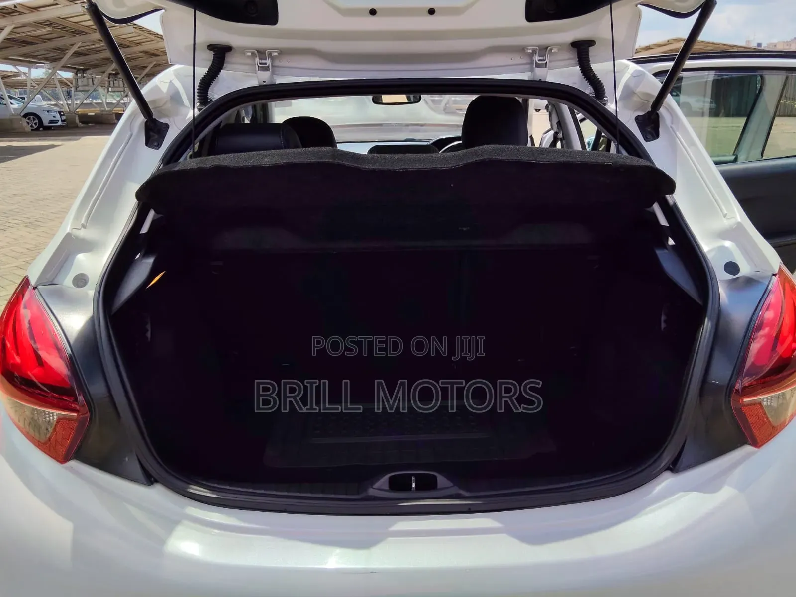 Peugeot 208 2018 White