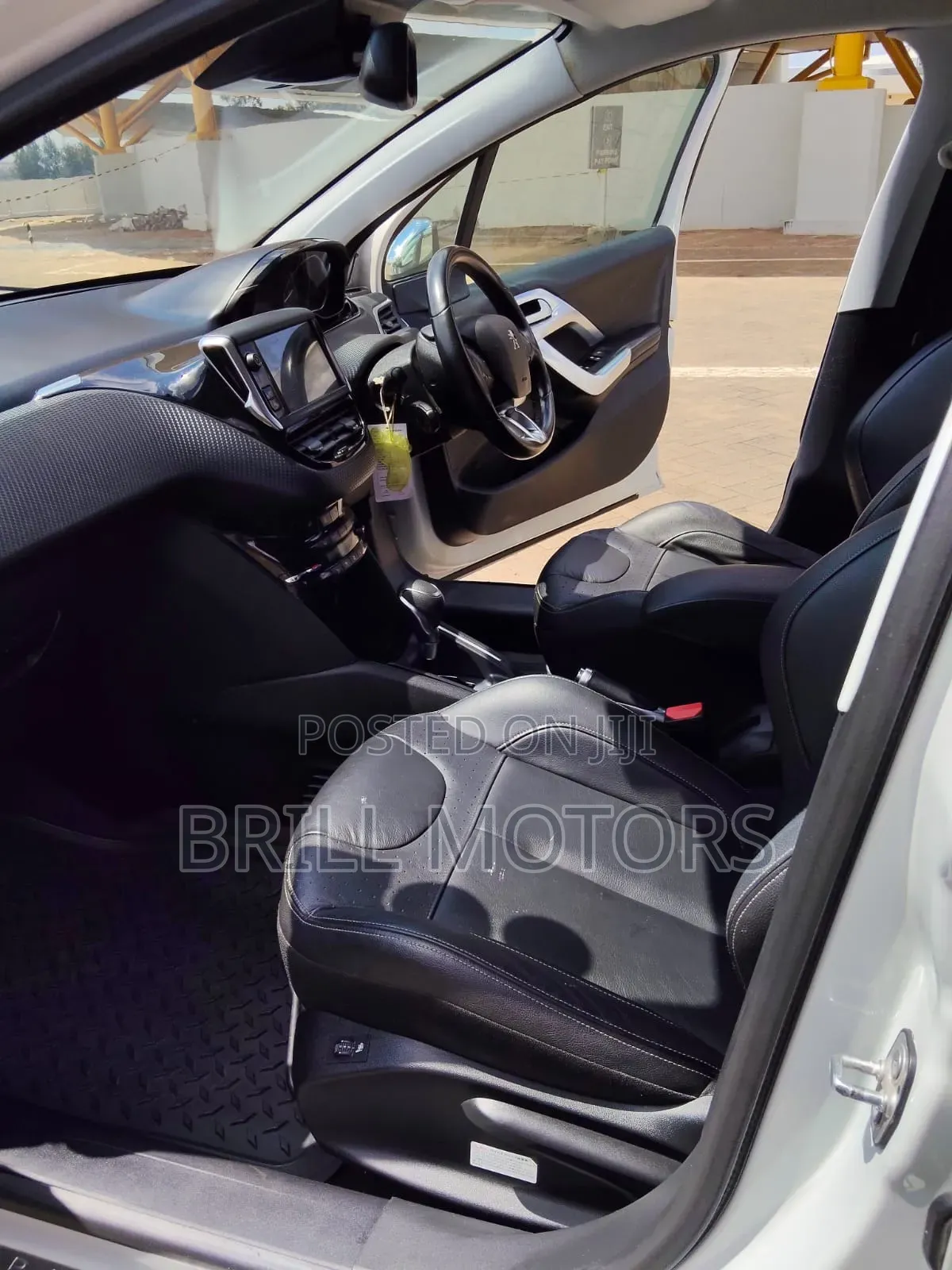 Peugeot 208 2018 White