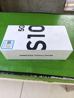 New Samsung Galaxy S10 5G 256 GB Gold