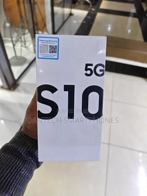 New Samsung Galaxy S10 5G 256 GB Gold