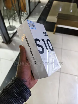 New Samsung Galaxy S10 5G 256 GB Gold