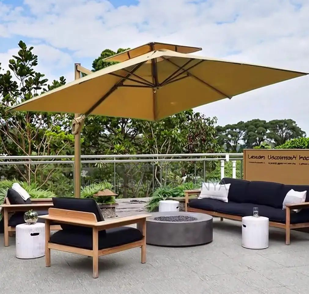 Outdoor Sunshade: Cantilever Patio Umbrella With Durable Stand