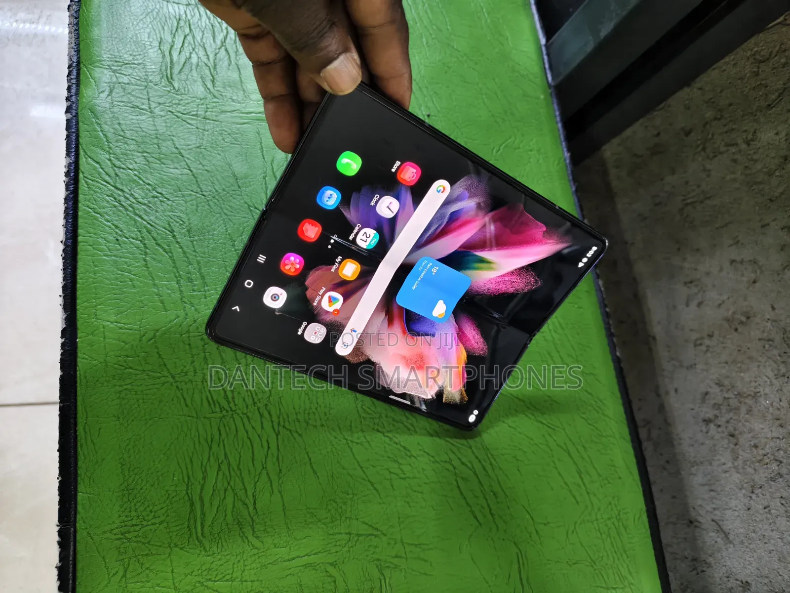New Samsung Galaxy Z Fold 3 256 GB Black