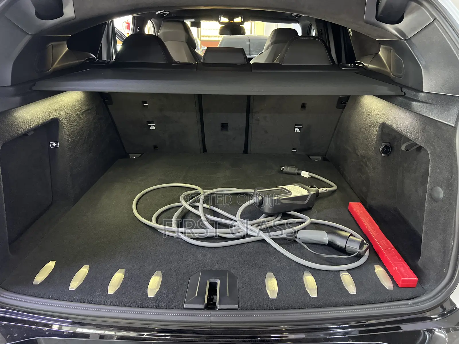 BMW XM Base AWD 2023 White