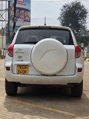 Toyota RAV4 2008 White