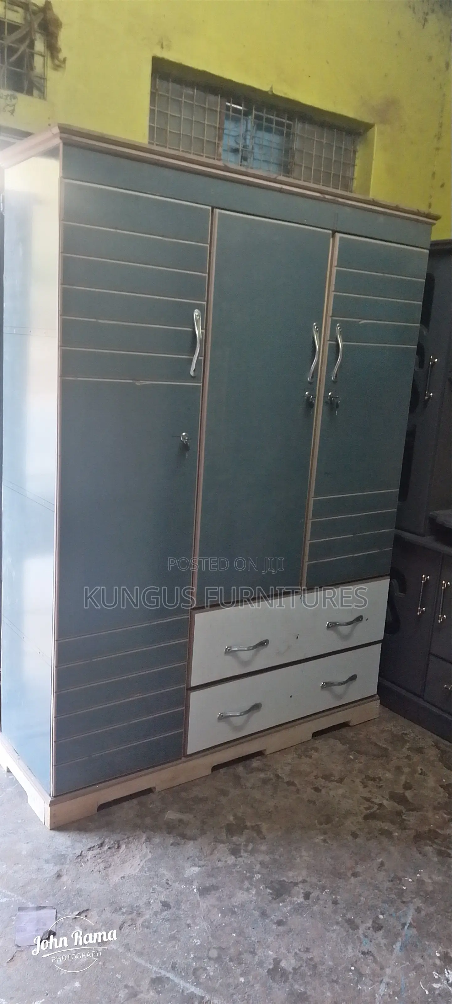 Grey/White Wordrobe 4.5*6