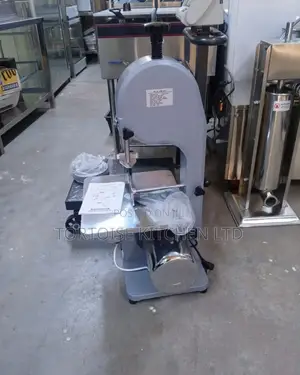 Commercial Electric Borne Saw