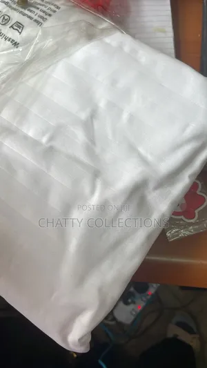 White Striped 6 by 7 Tc Duvet Cover Set With Bedsheet and Pillow Cases