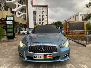 Nissan Skyline 2014 Blue