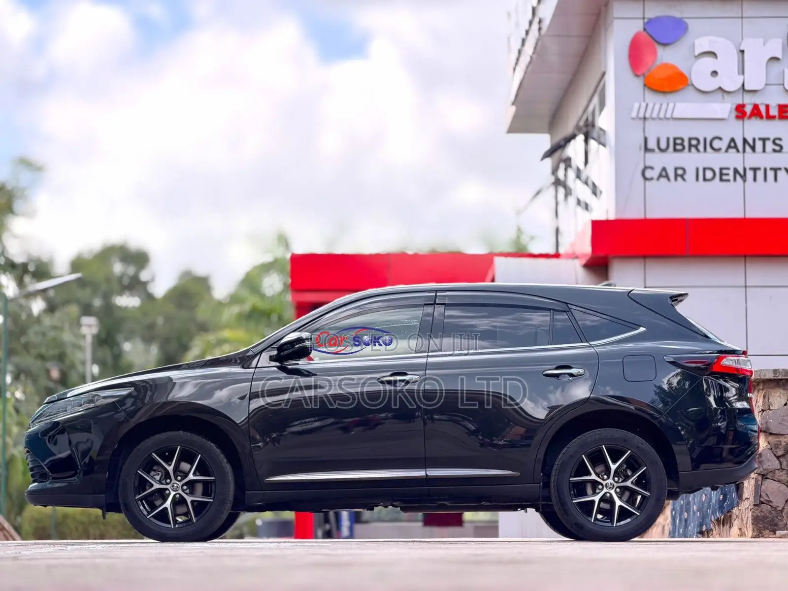 Toyota Harrier 2.0 2019 Black