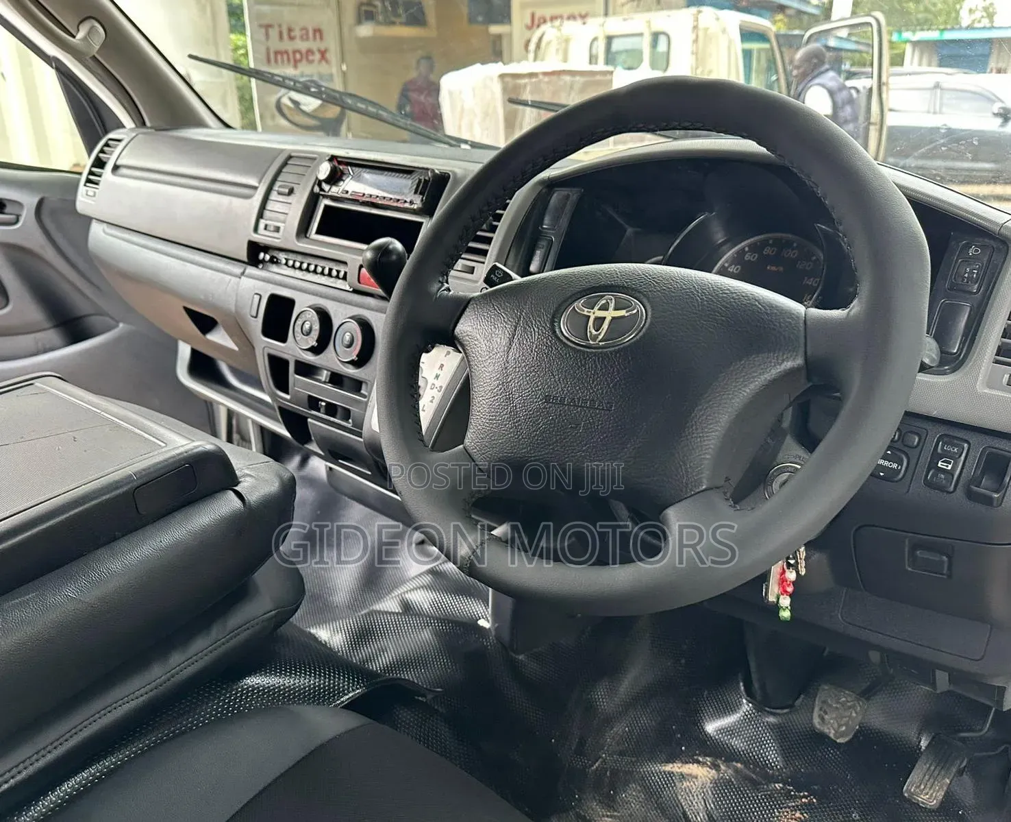 Toyota HiAce 2012 White