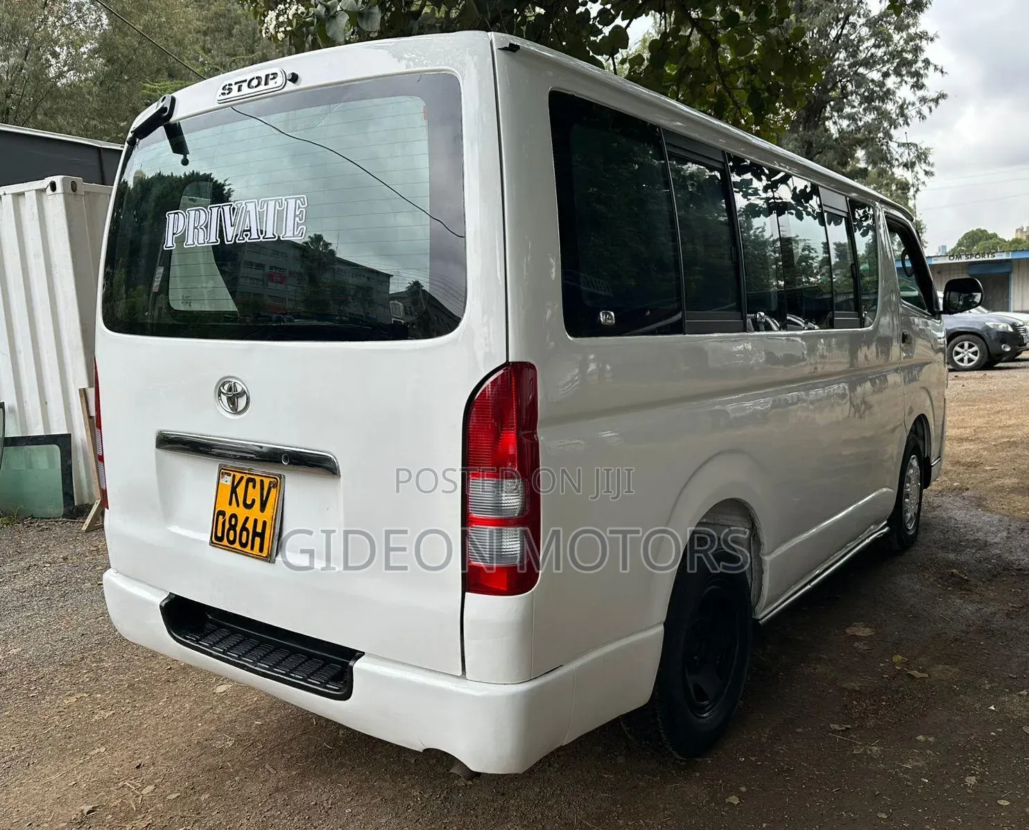 Toyota HiAce 2012 White