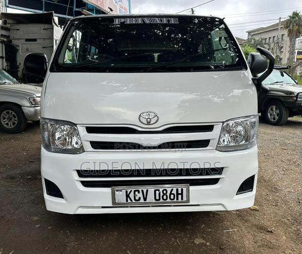 Toyota HiAce 2012 White