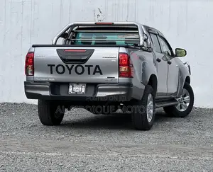 Toyota Hilux Revo Double Cab Deisel 2.4 AWD 2018 Silver
