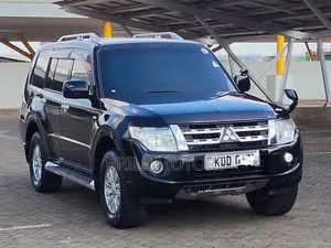 Mitsubishi Pajero 2014 Black
