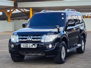Mitsubishi Pajero 2014 Black