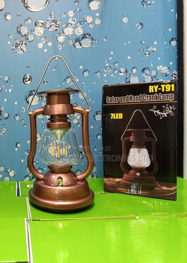 *Solar Vintage Hand Crank Lamp