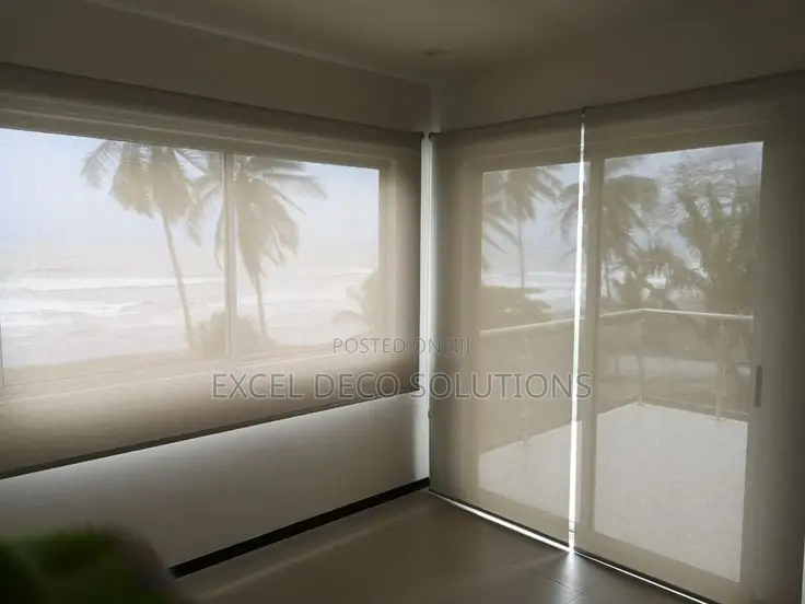 Sunscreen Roller Blinds With Elegant Modern Finish