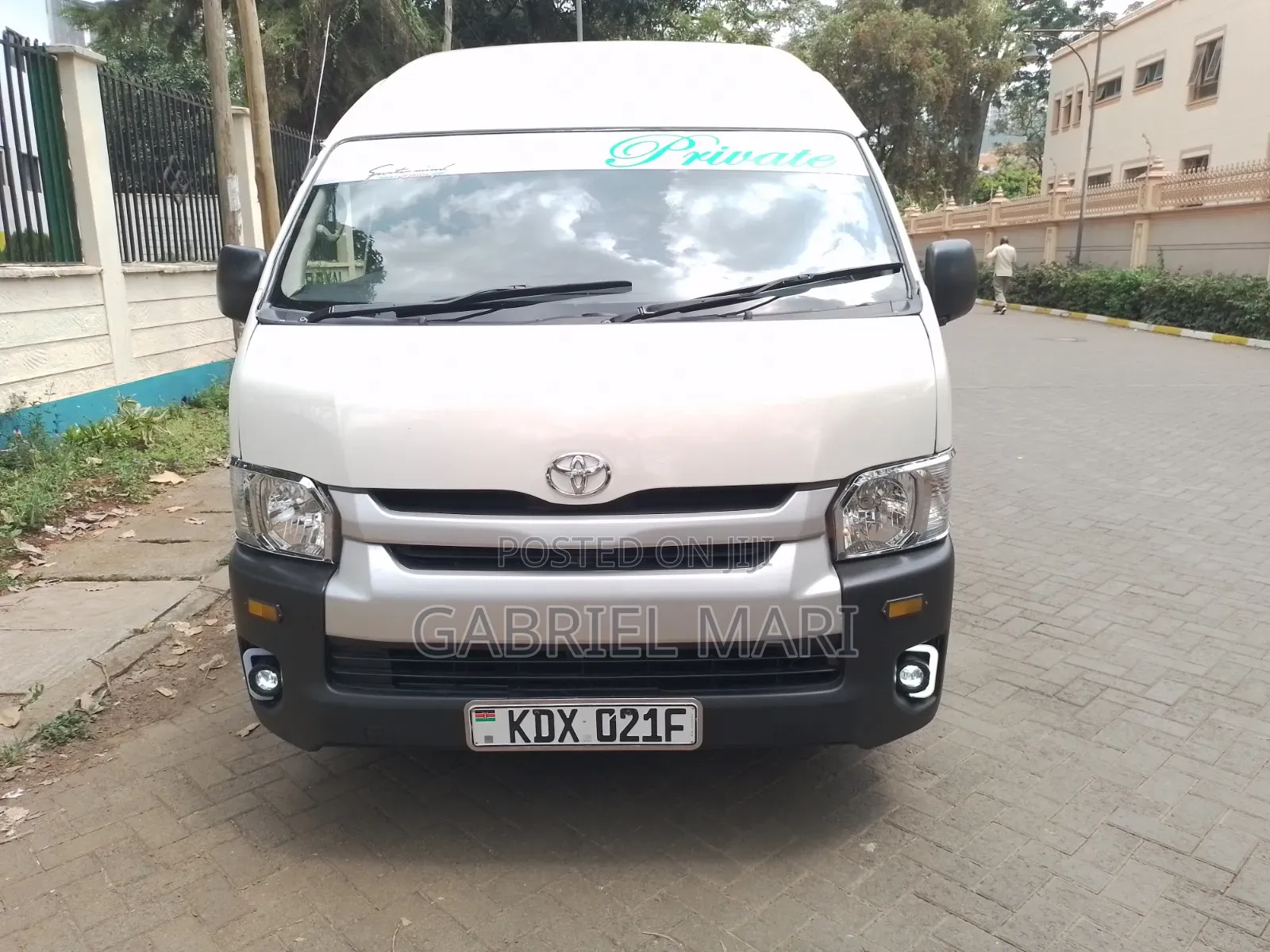 Toyota HiAce 2013 White