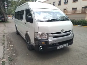 Toyota HiAce 2013 White