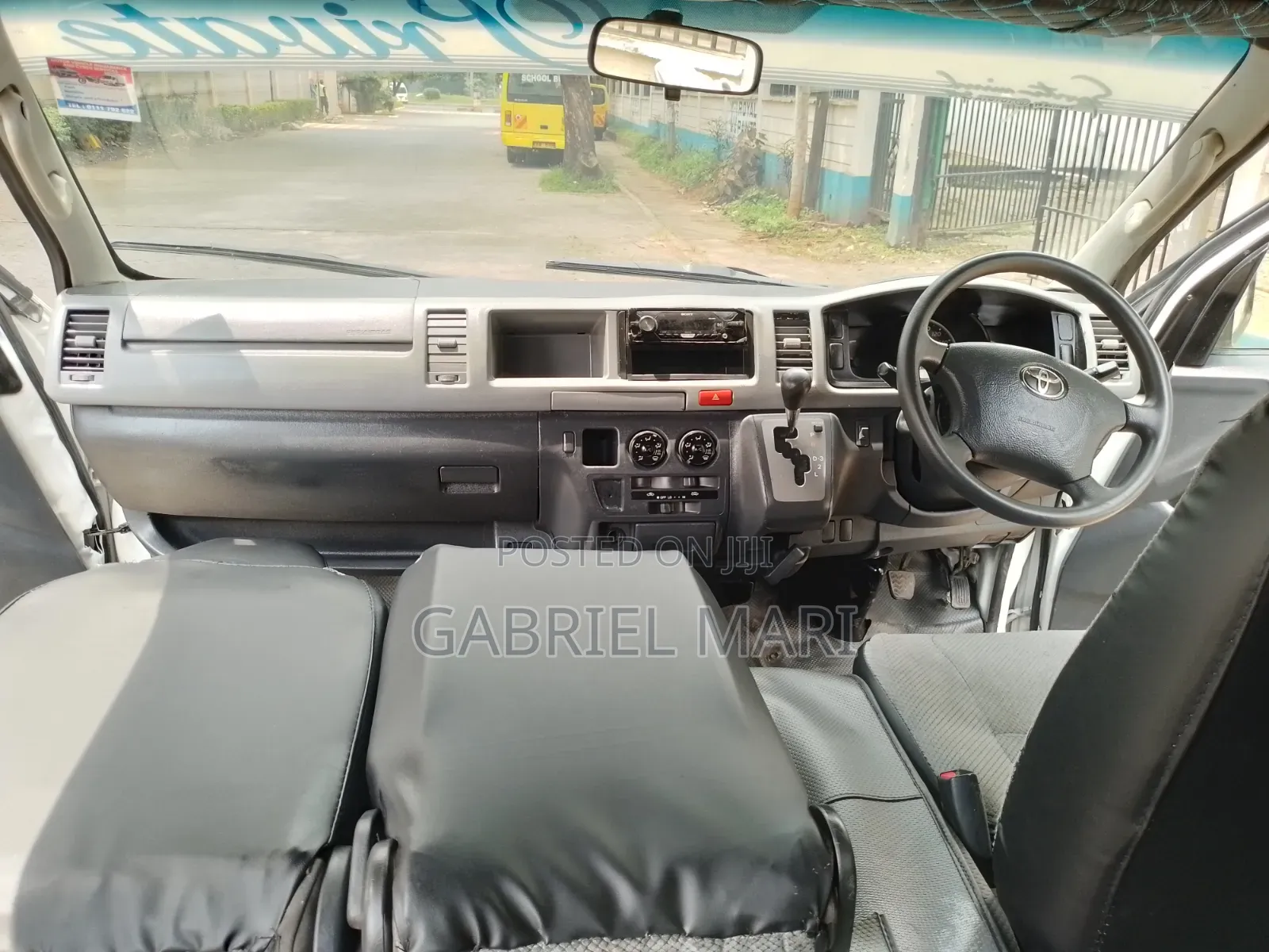 Toyota HiAce 2013 White