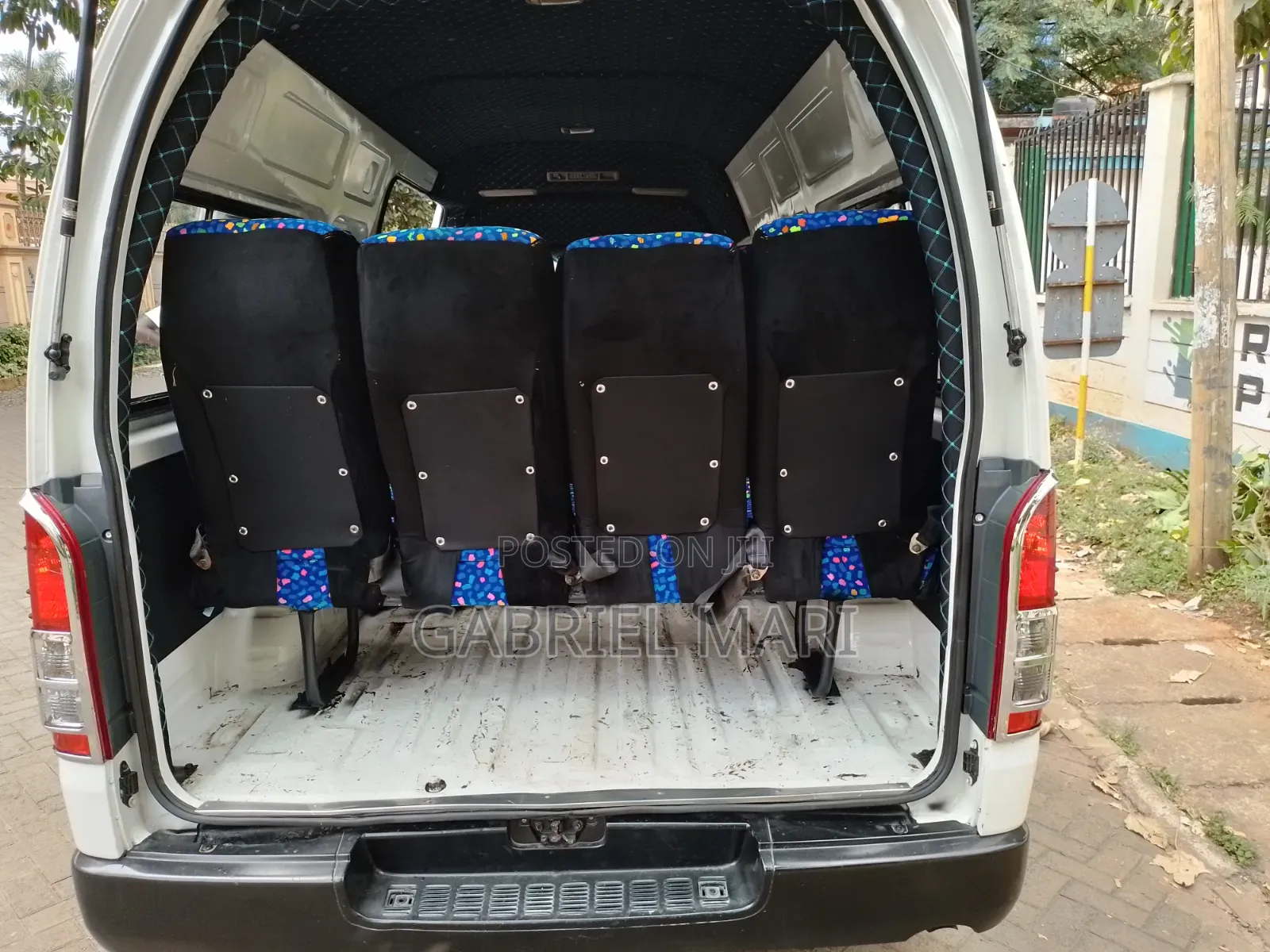 Toyota HiAce 2013 White