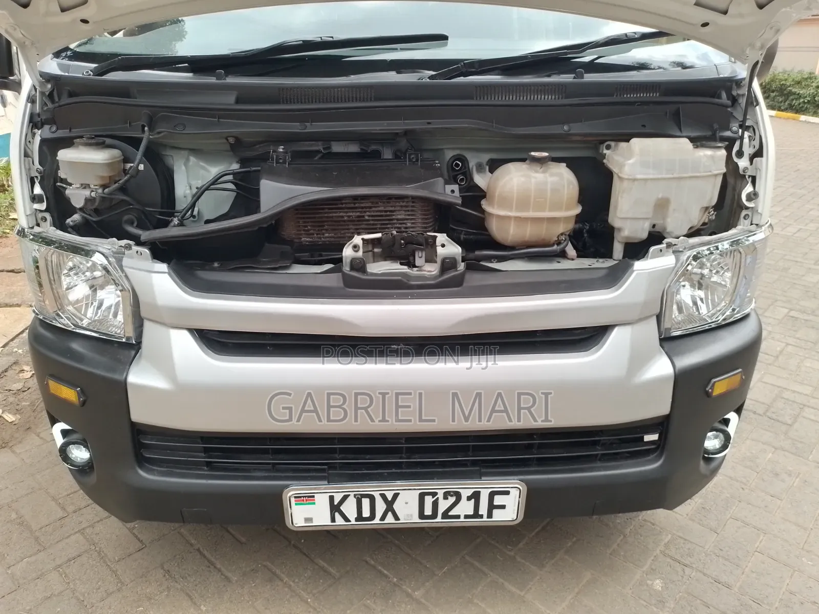 Toyota HiAce 2013 White